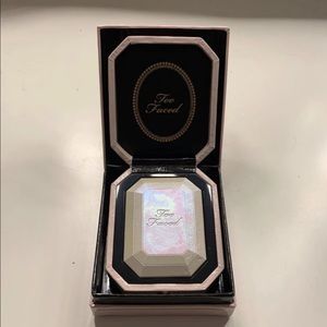 Too faced diamond highlighter